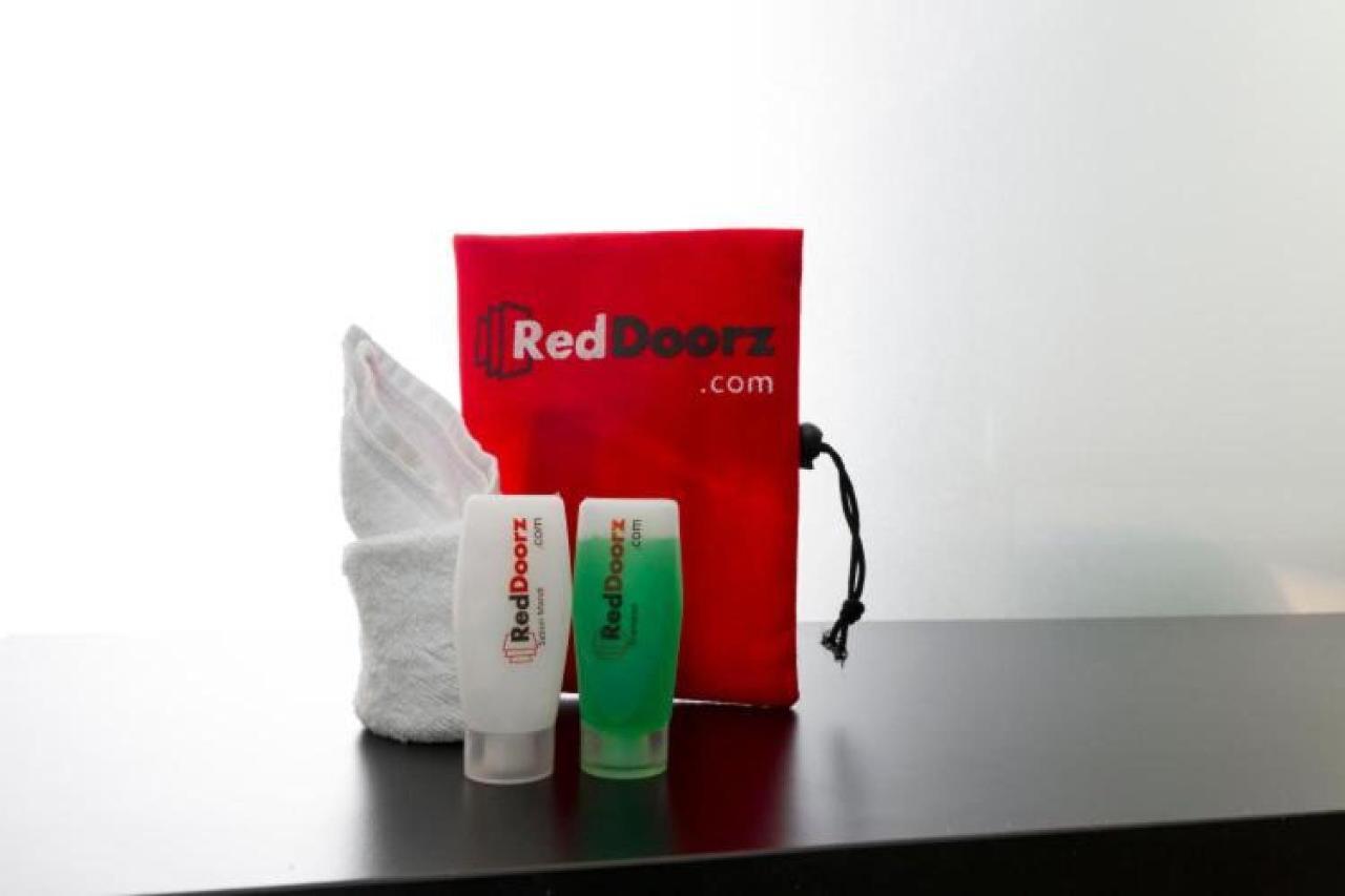 Reddoorz @ Gatot Subroto Street Bandung 3 Hotell Eksteriør bilde